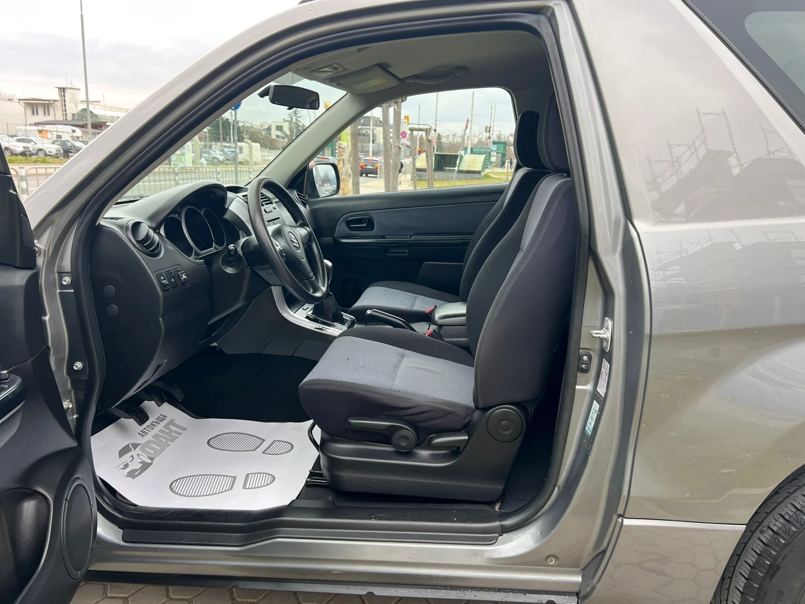 Suzuki Grand vitara 1.6i/4x4/GAZ, снимка 7 - Автомобили и джипове - 53922542