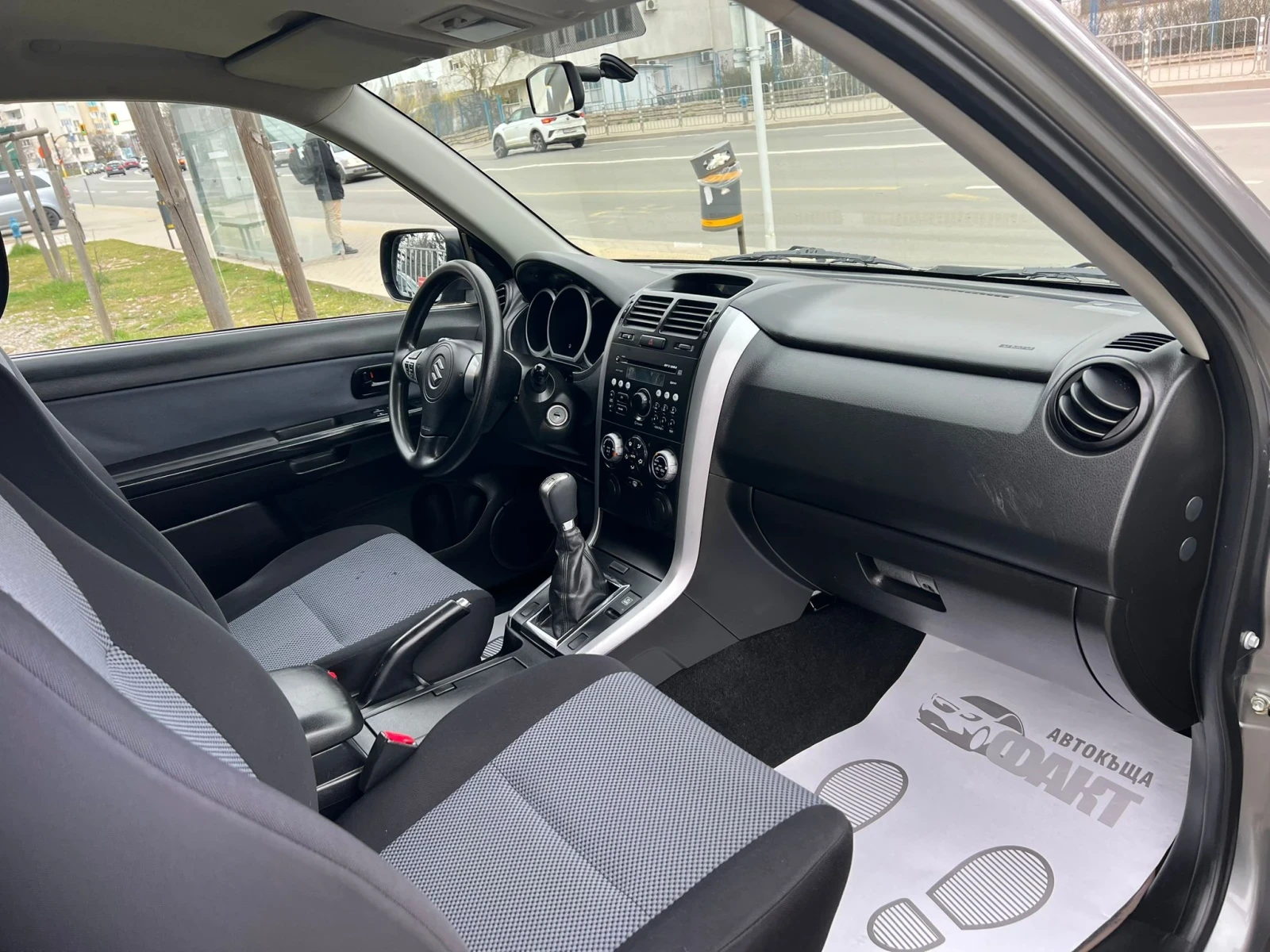 Suzuki Grand vitara 1.6i/4x4/GAZ, снимка 12 - Автомобили и джипове - 53922542