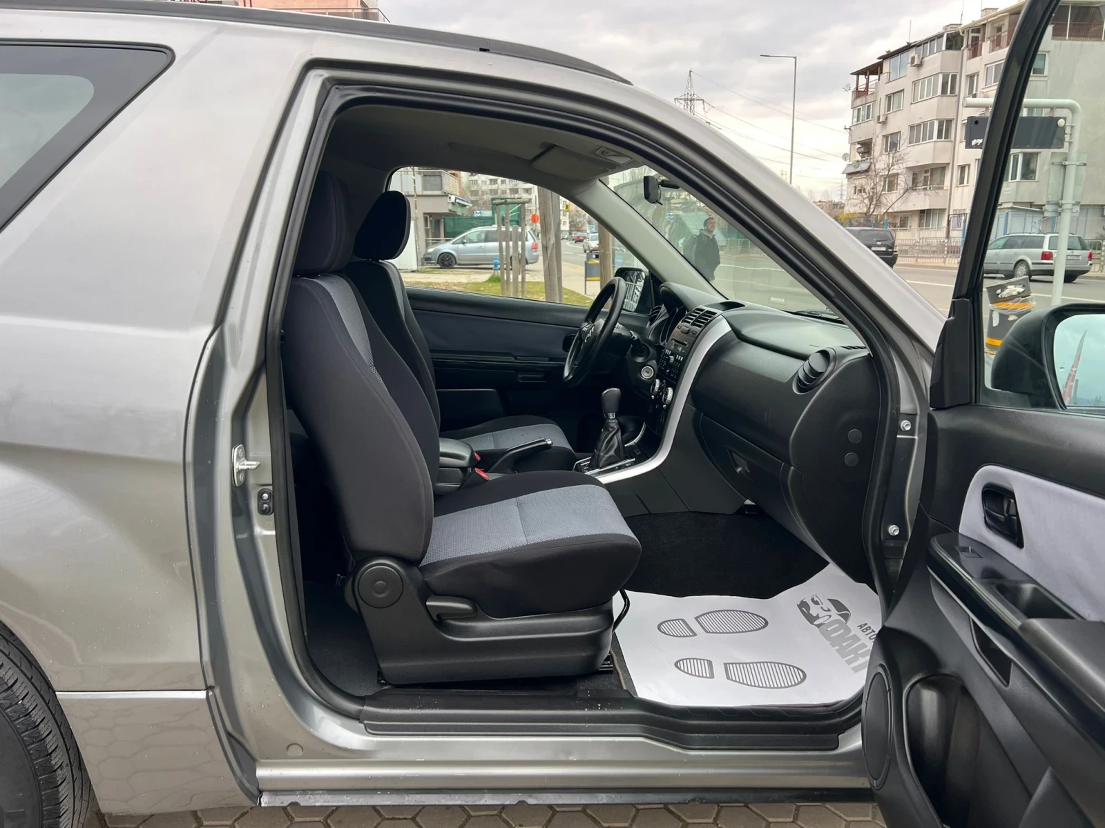 Suzuki Grand vitara 1.6i/4x4/GAZ, снимка 11 - Автомобили и джипове - 53922542