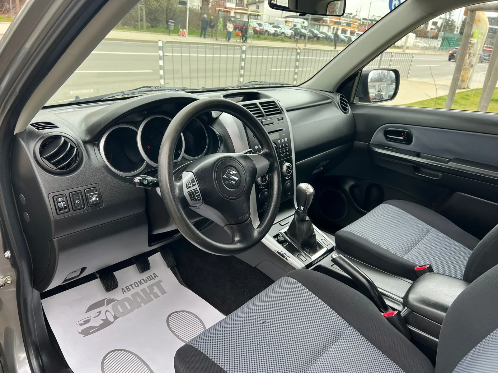 Suzuki Grand vitara 1.6i/4x4/GAZ, снимка 8 - Автомобили и джипове - 53922542