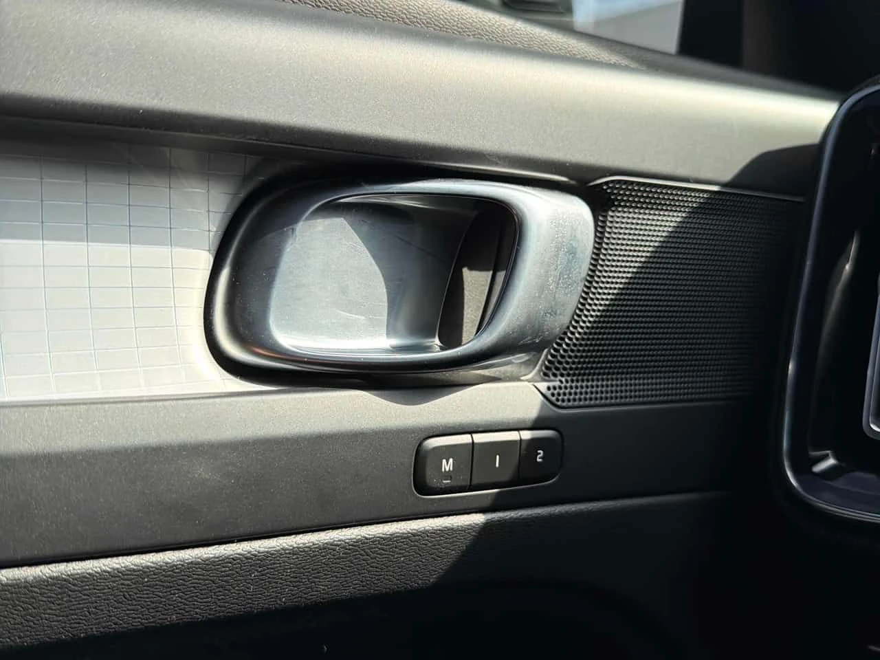 Volvo XC40 Momentum  CARFAX, снимка 10 - Автомобили и джипове - 54312271