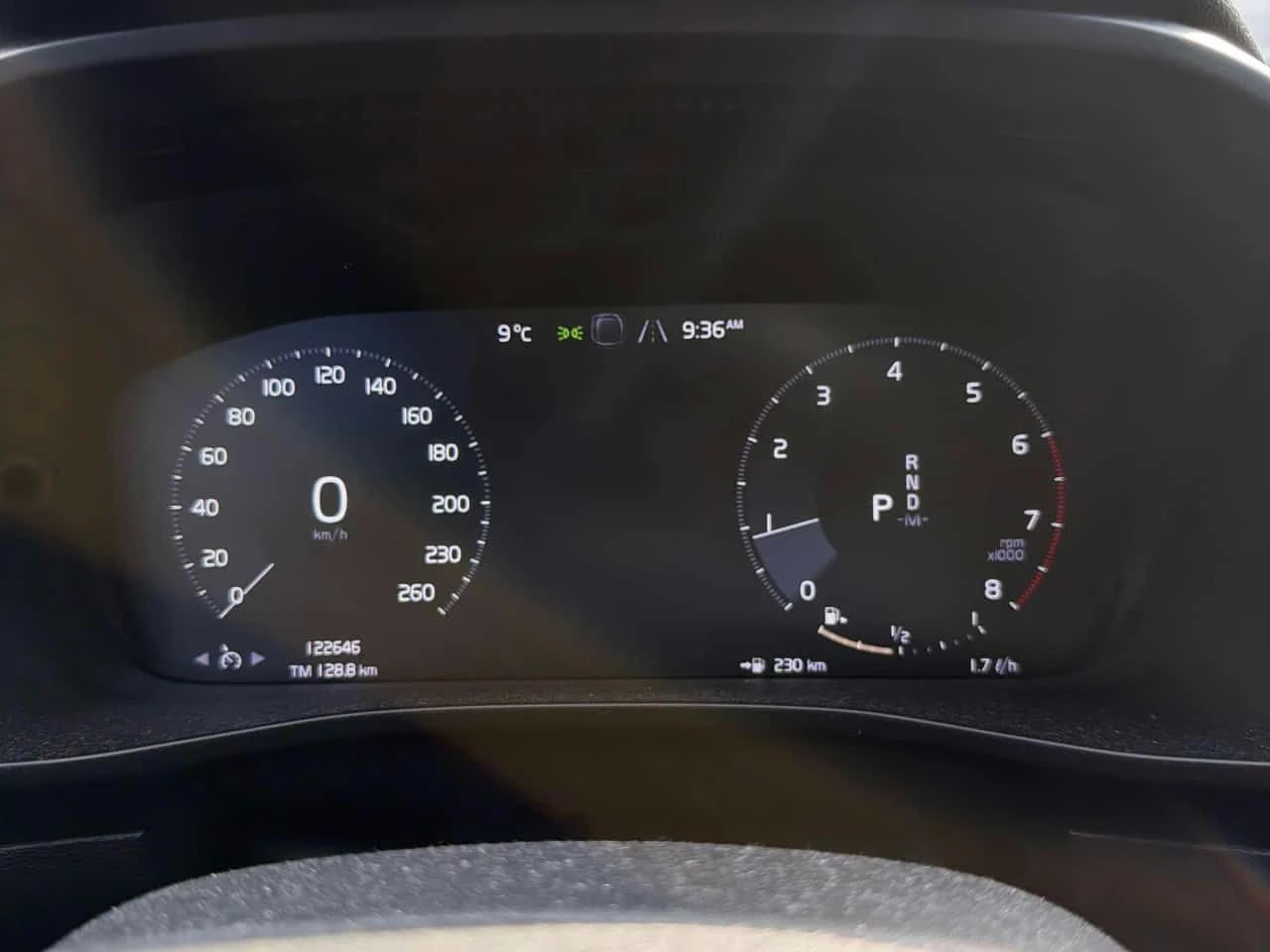 Volvo XC40 Momentum  CARFAX, снимка 8 - Автомобили и джипове - 54312271