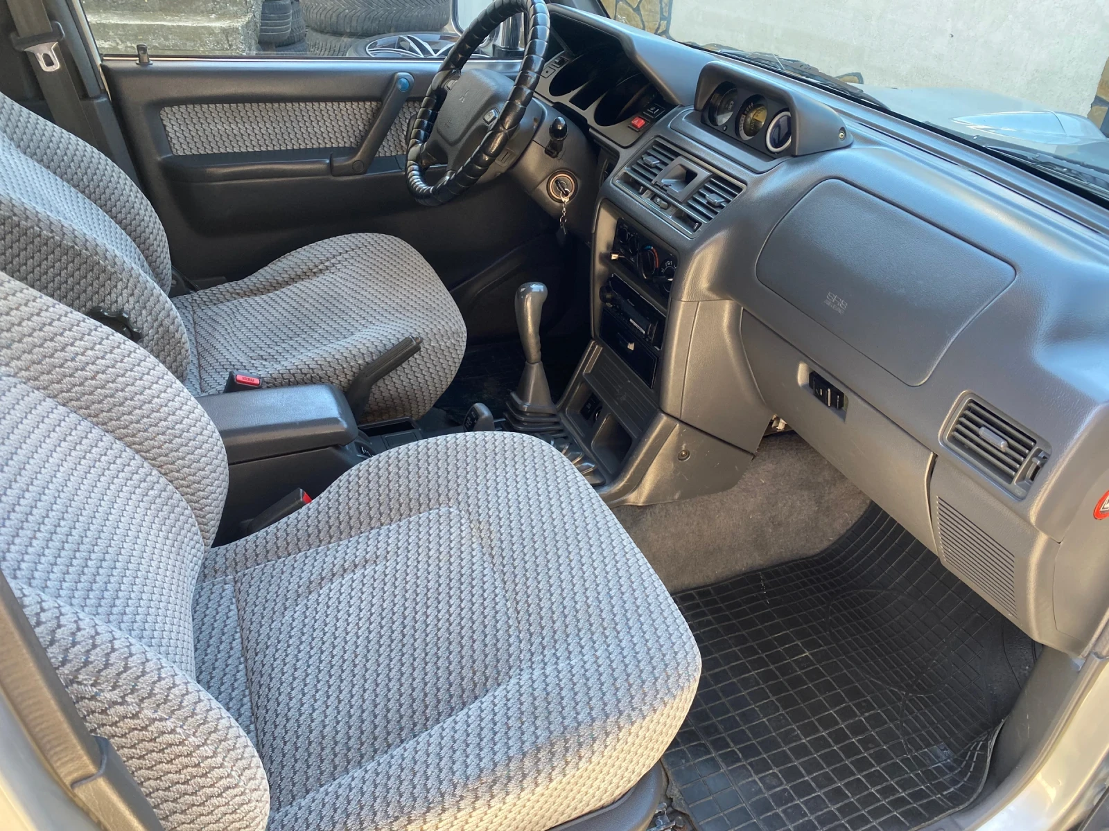 Mitsubishi Pajero, снимка 9 - Автомобили и джипове - 54343688