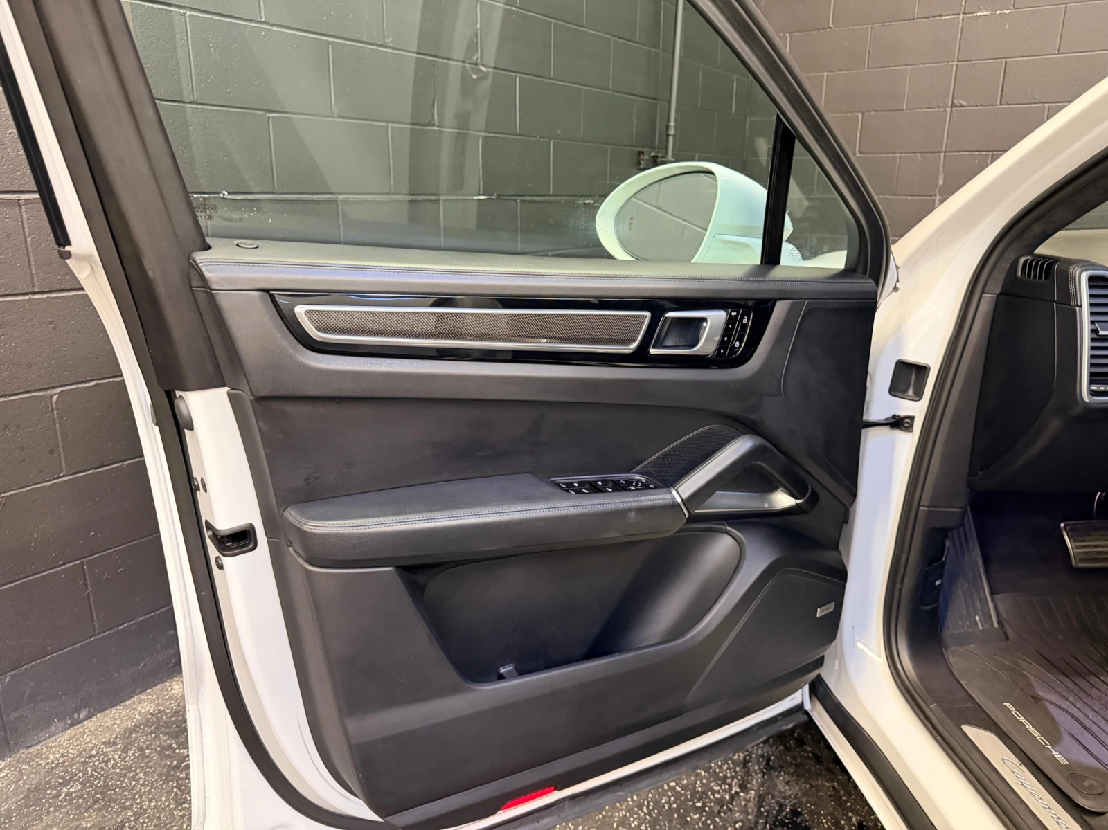 Porsche Cayenne TURBO COUPE| LIGHTWEIGHT PKG| MATRIX| BOSE| CARBON, снимка 10 - Автомобили и джипове - 55221630
