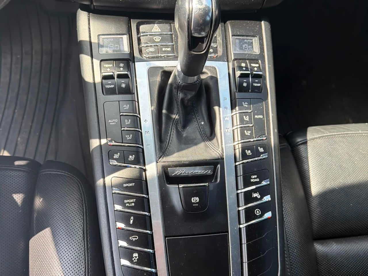 Porsche Macan * Turbo * CARFAX * ОПЦИЯ ЗА ФИНАНСИРАНЕ, снимка 10 - Автомобили и джипове - 55754362