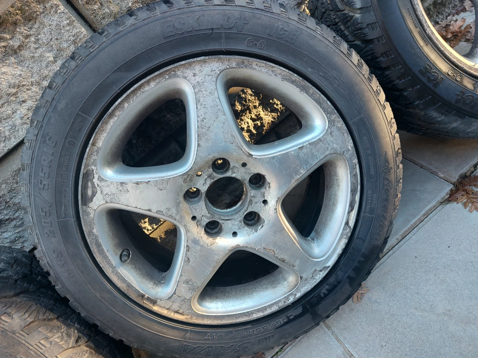 Гуми с джанти Sava 205/55R16, снимка 6 - Гуми и джанти - 54115340