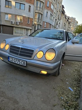     Mercedes-Benz E 200 /