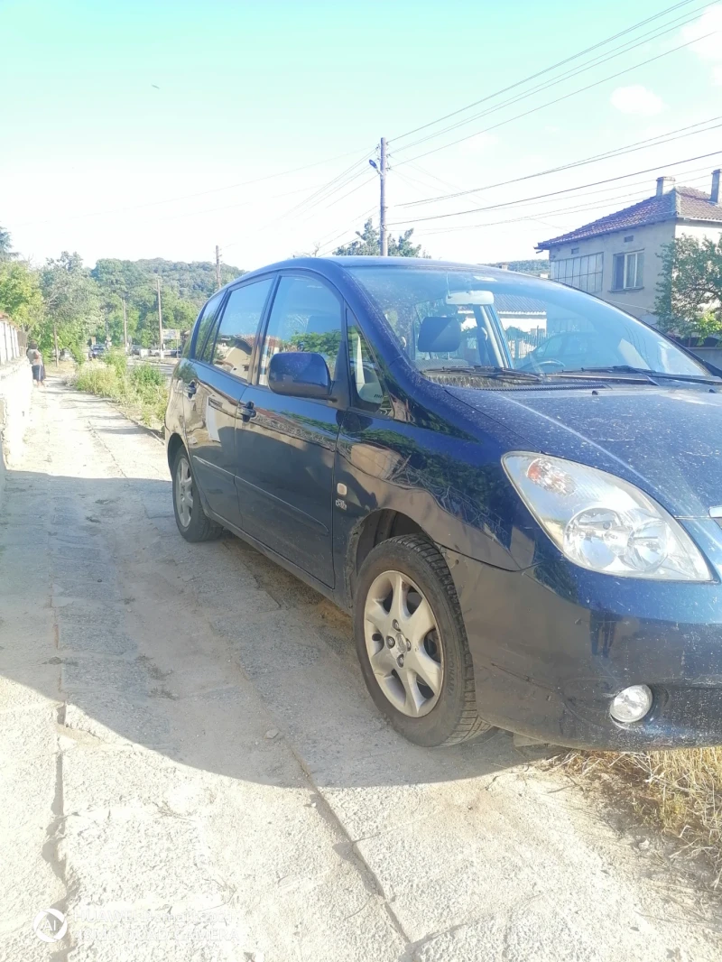 Toyota Corolla verso 2.0D4D, снимка 3 - Автомобили и джипове - 48505585