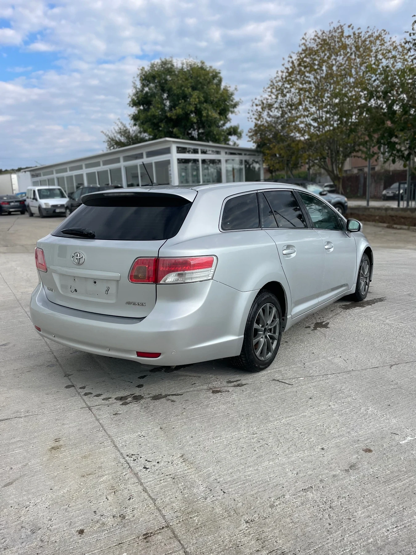 Toyota Avensis 2.0D-4D - изображение 4