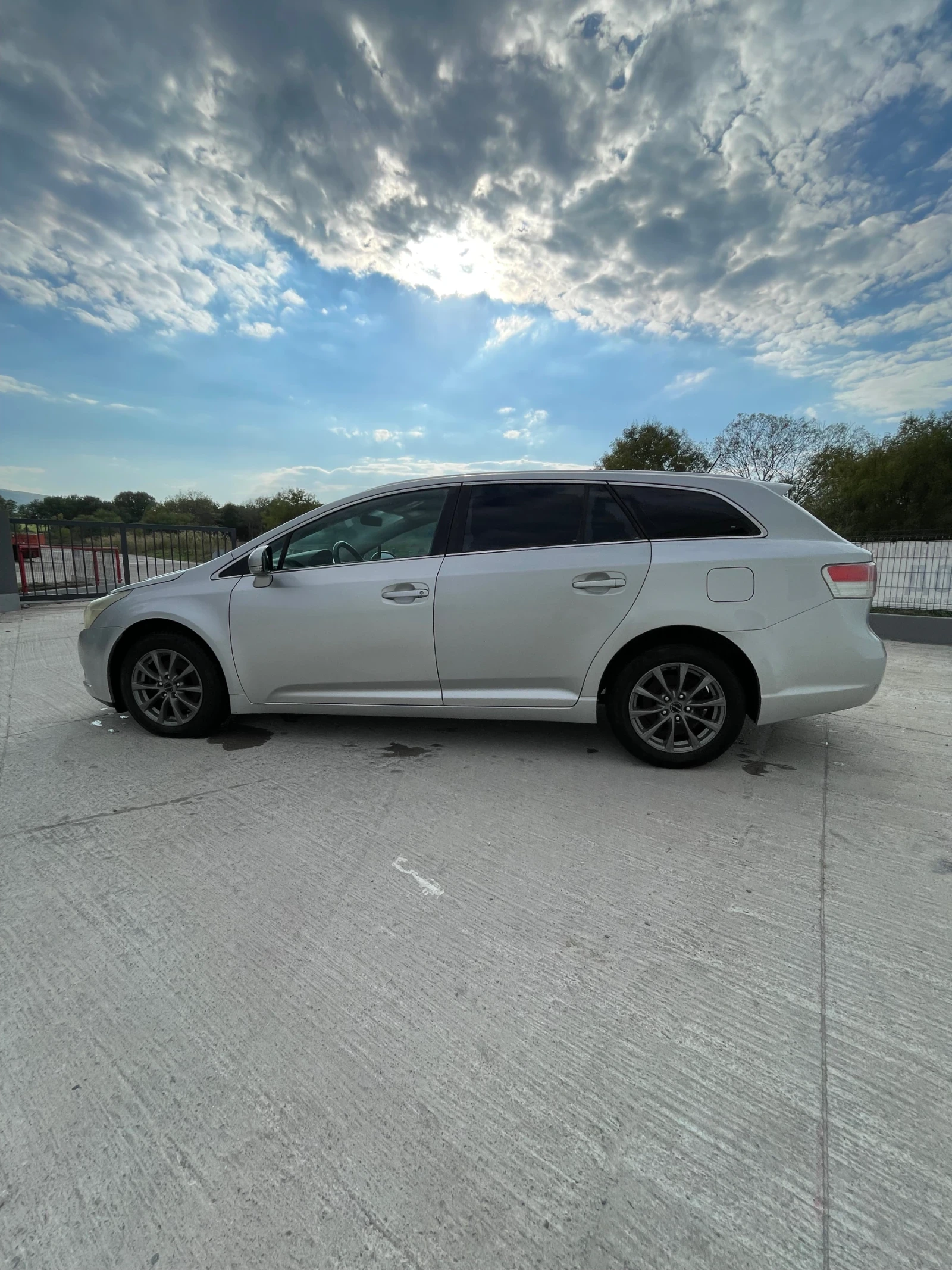 Toyota Avensis 2.0D-4D - изображение 5