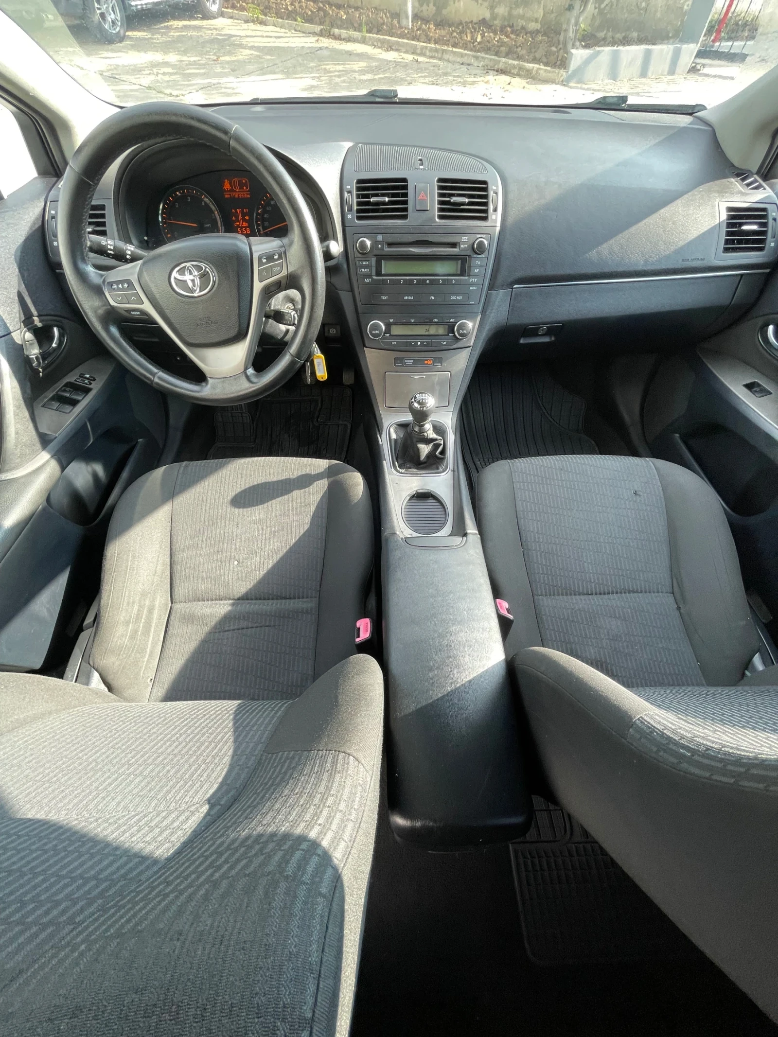 Toyota Avensis 2.0D-4D - изображение 9