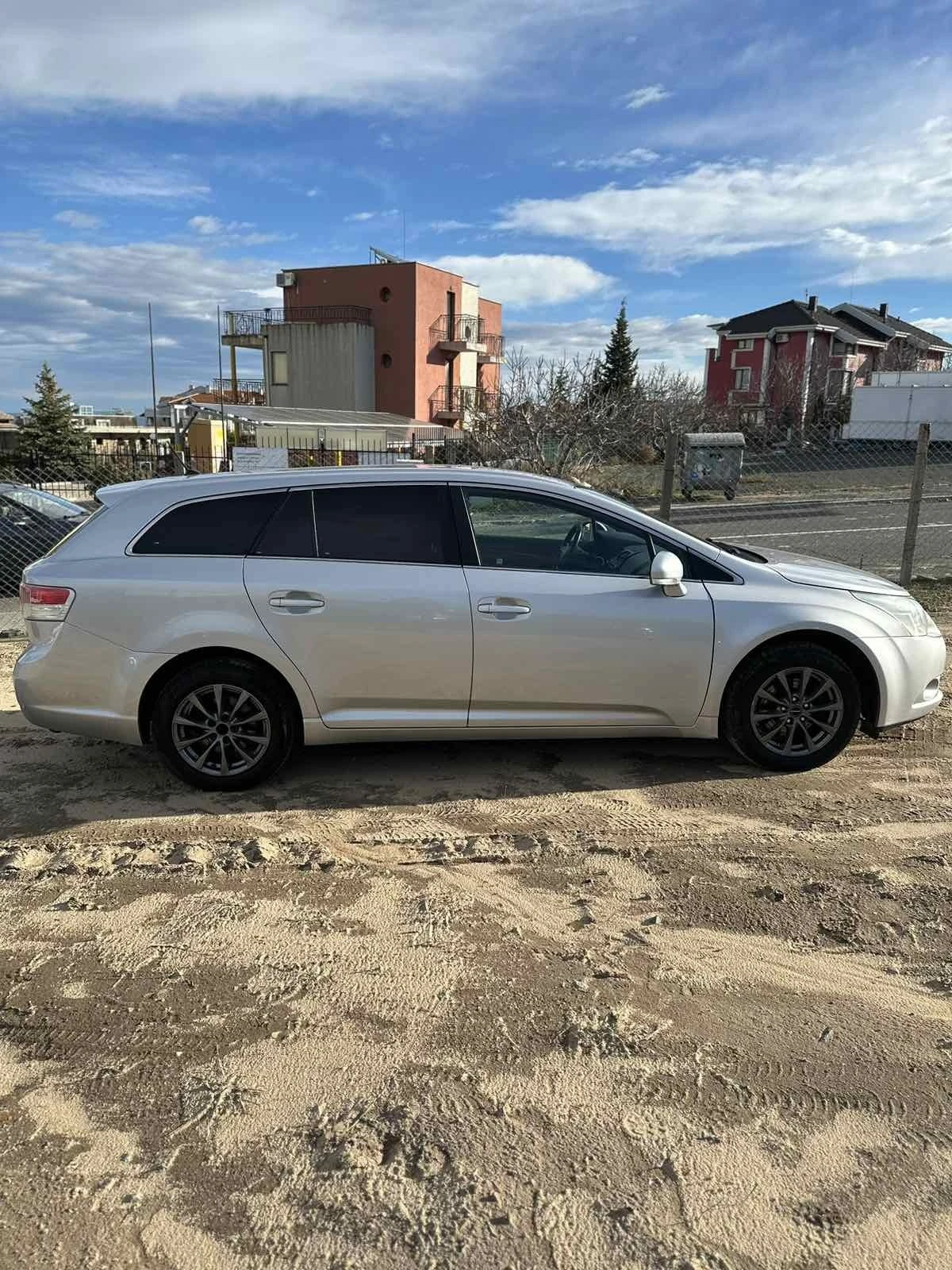 Toyota Avensis 2.0D-4D - изображение 6