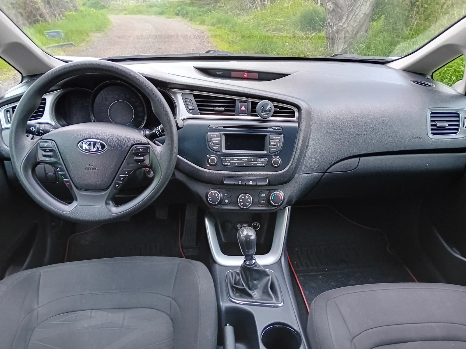 Kia Ceed 1.6 БЕНЗИН - изображение 9