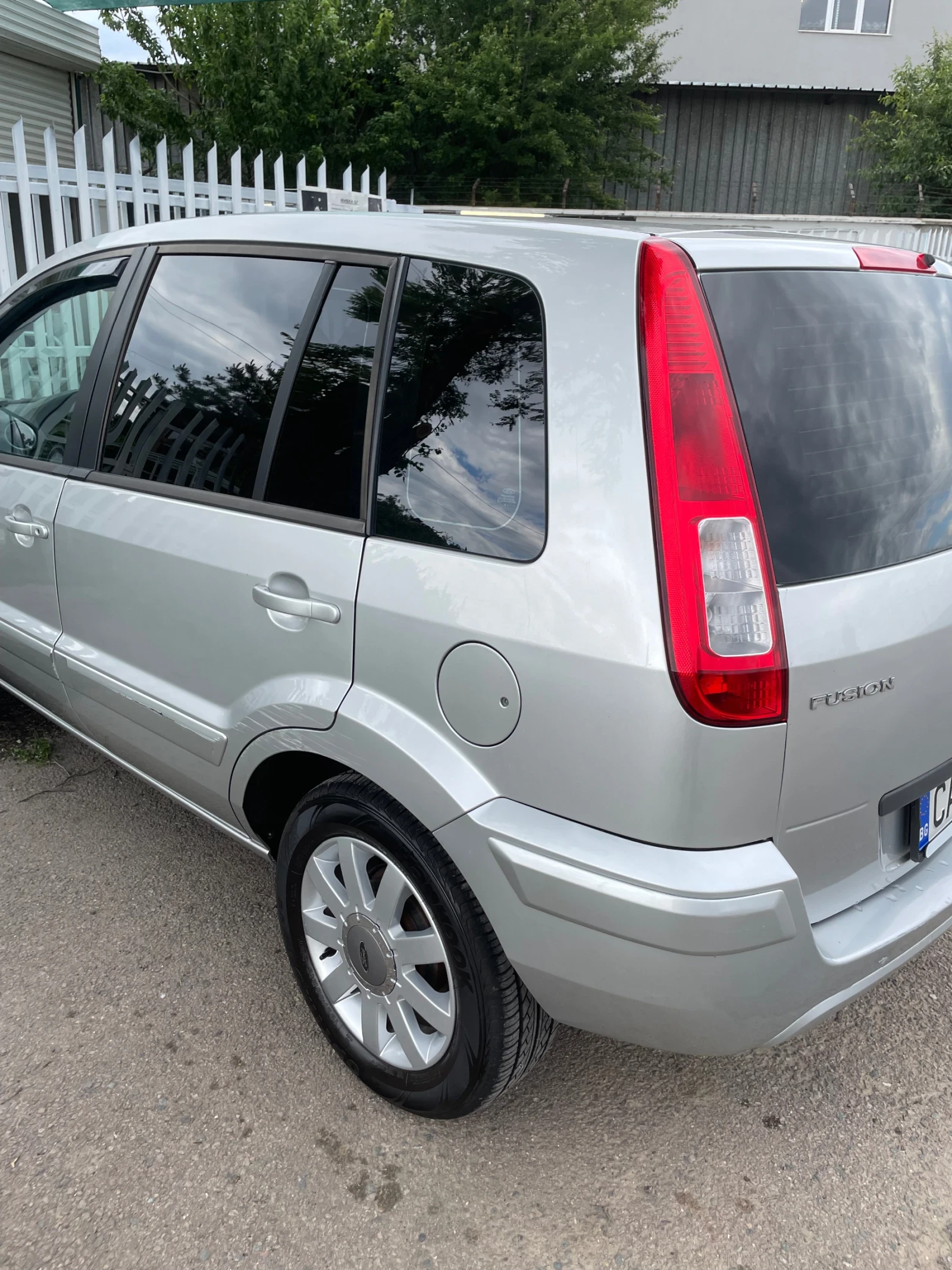 Ford Fusion 1.4i 53000km - изображение 10