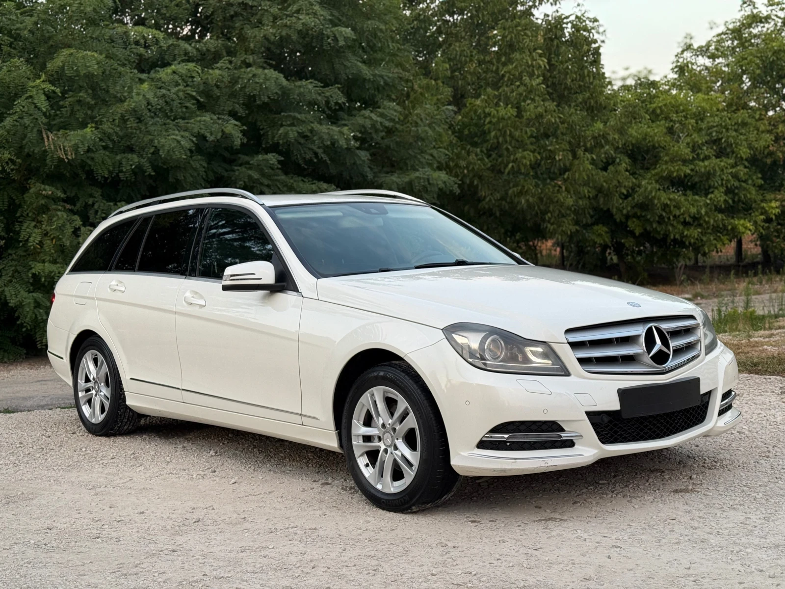 Mercedes-Benz C 220 * Avantgarde * Бяла перла * Facelift - изображение 2
