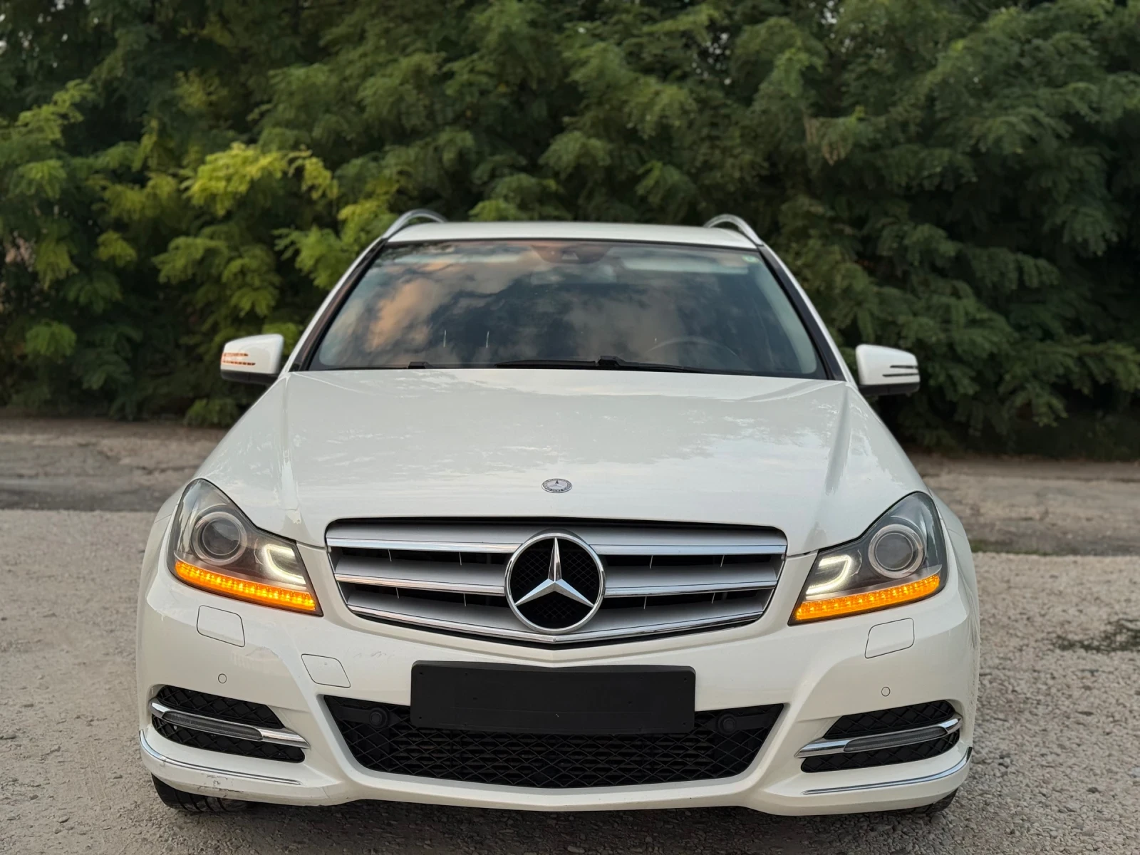 Mercedes-Benz C 220 * Avantgarde * Бяла перла * Facelift - изображение 3
