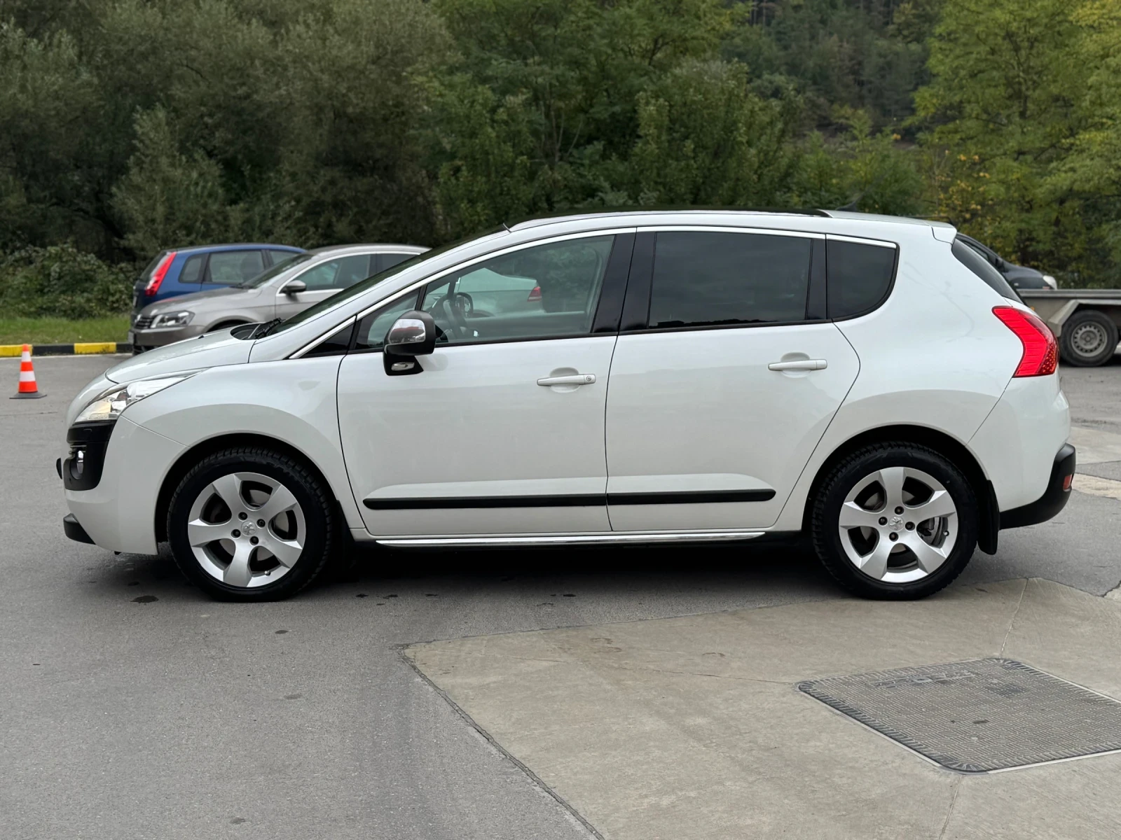 Peugeot 3008 2.0HDi Автоматик* Навигация* Панорама* Кожа - изображение 8