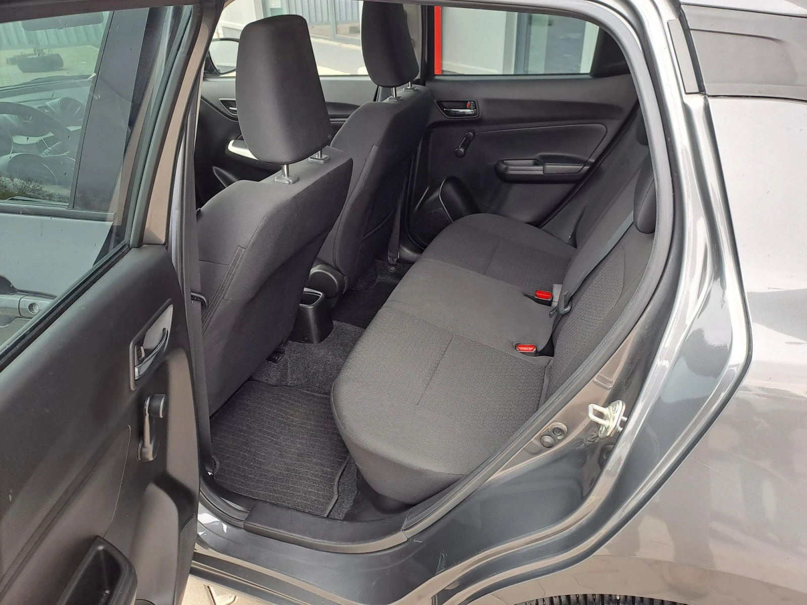 Suzuki Swift 1. 2 GL+ Special HYBRID - изображение 8