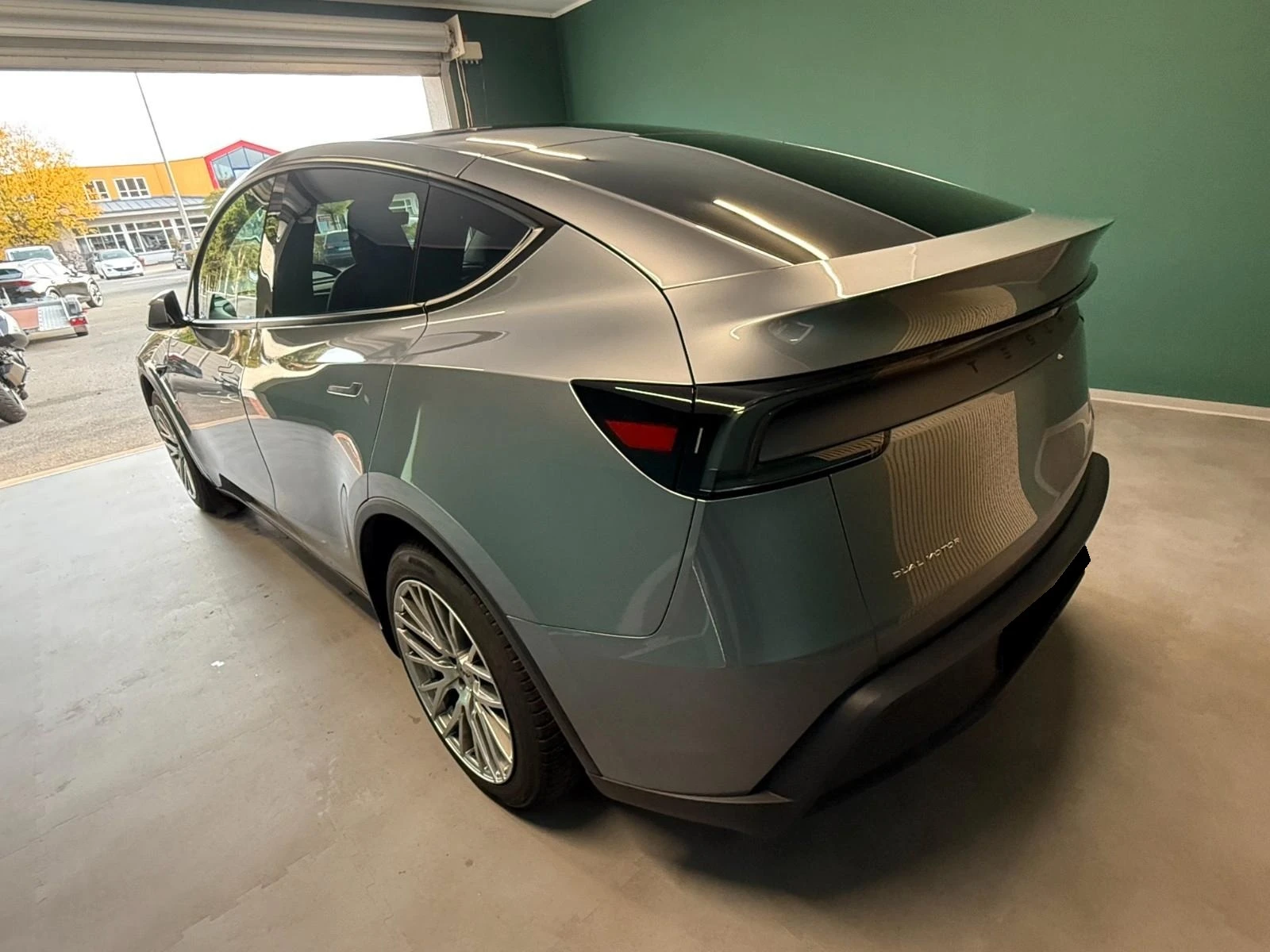 Tesla Model Y JUNIPER-LAUNCH* EDITION* LONG-RANGE* AWD* PANO* DI - изображение 7