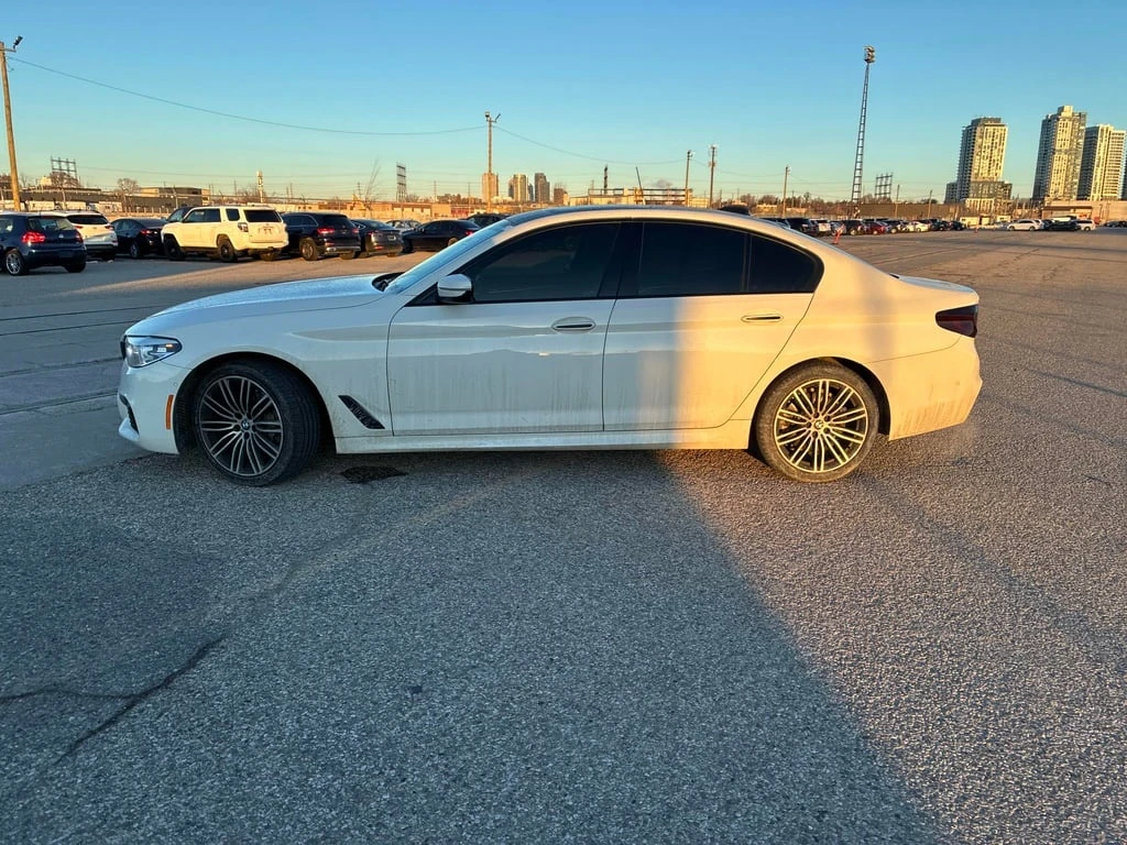 BMW 530 * 530i xDrive * CARFAX * БЕЗ ПЪРВОНАЧАЛНА ВНОСКА - изображение 2