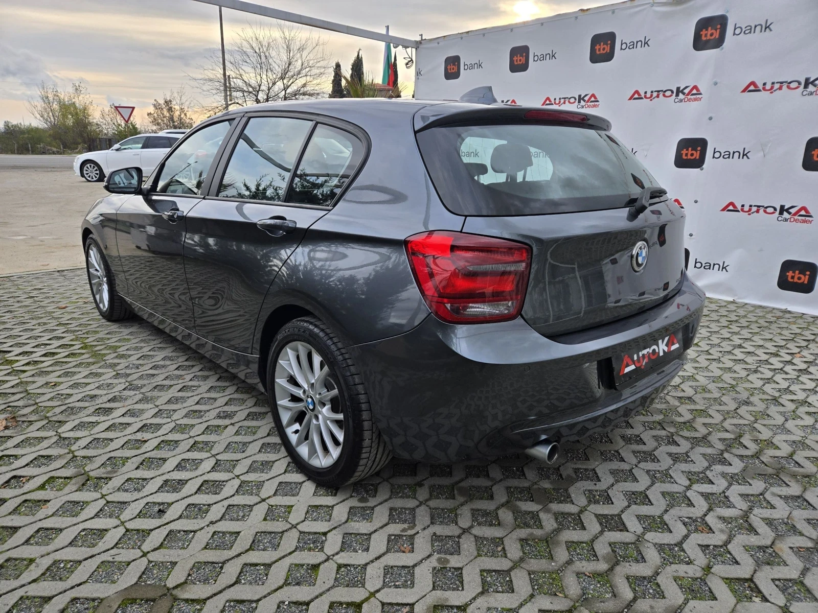 BMW 118 2.0D-143кс= АВТОМАТ= 133.000км= НАВИ= КАМЕРА - изображение 5