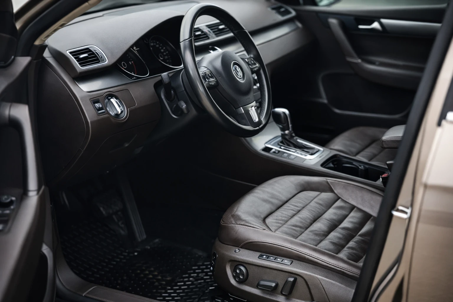 VW Passat 2.0 TDI/170hp/DSG/4motion/Dynaudio/Обдухване - изображение 8