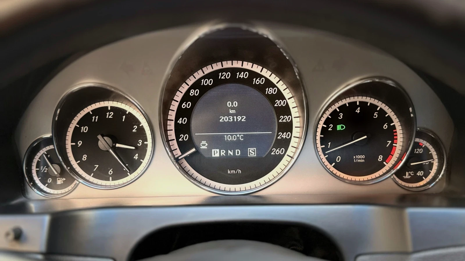 Mercedes-Benz E 350 Coupe, снимка 16 - Автомобили и джипове - 53757271