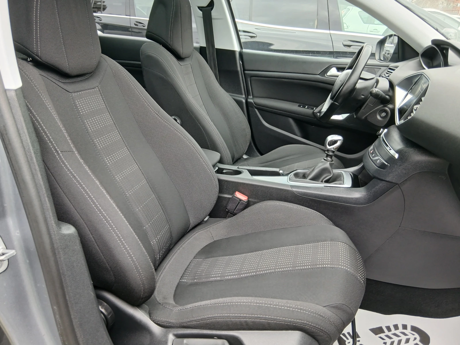 Peugeot 308 1.6HDI NAVI/KAMERA/PANORAMA EURO 6, снимка 12 - Автомобили и джипове - 53918000