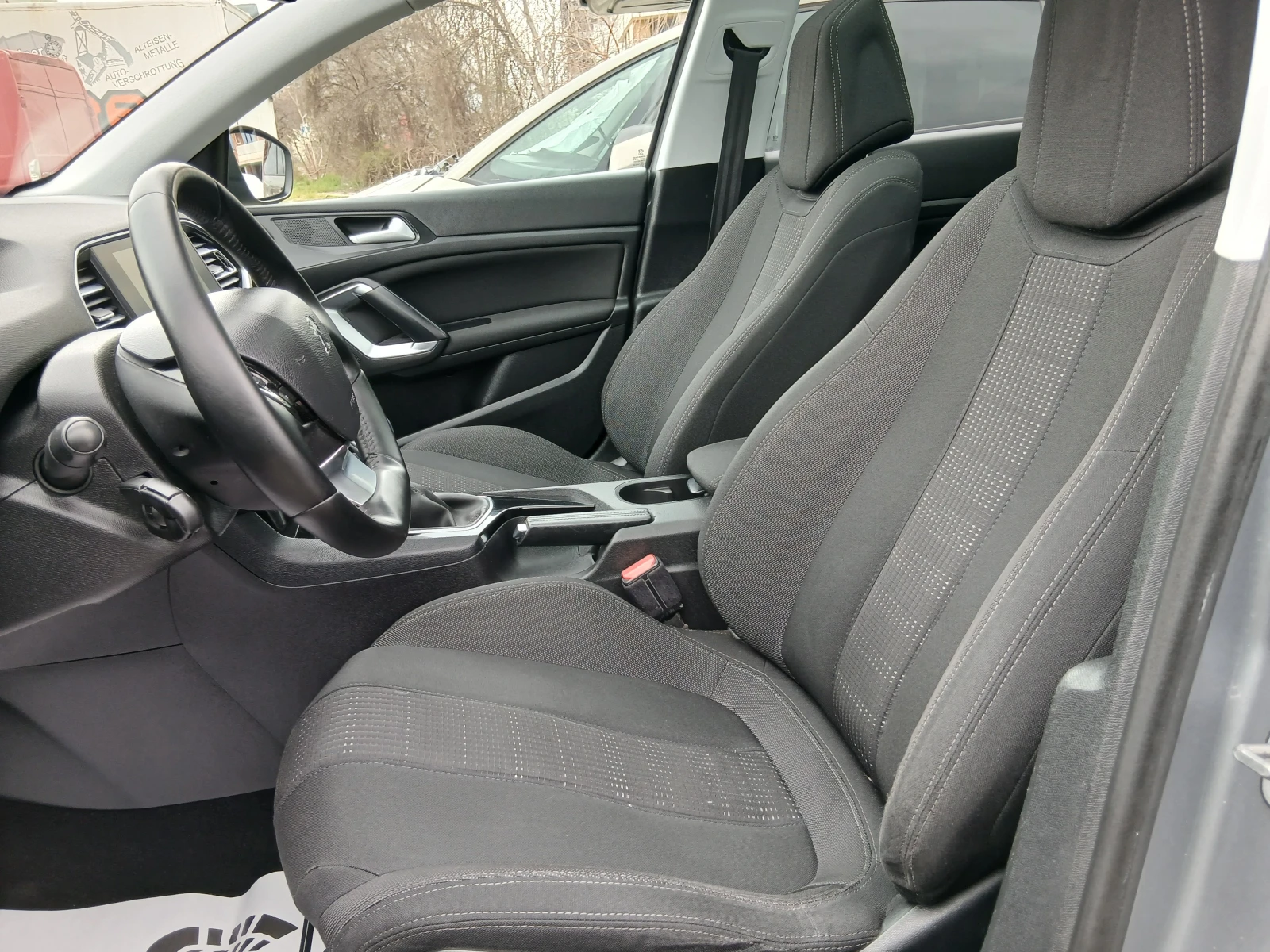 Peugeot 308 1.6HDI NAVI/KAMERA/PANORAMA EURO 6, снимка 10 - Автомобили и джипове - 53918000