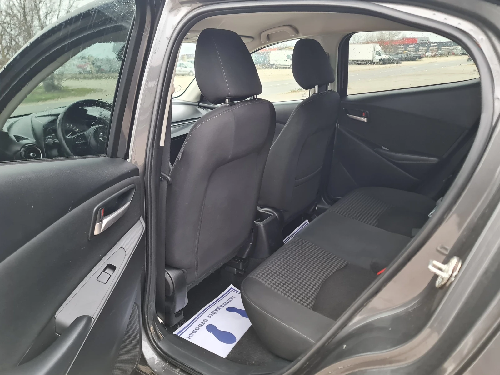 Mazda 2  1.5i/90hp/FACCE LIFT, снимка 8 - Автомобили и джипове - 53940002