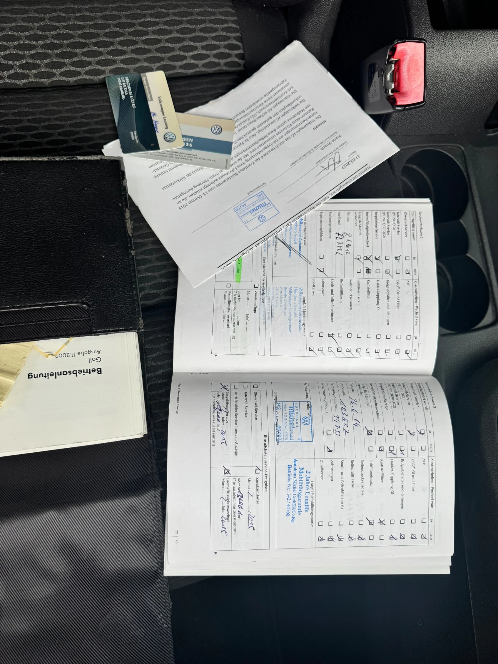 VW Golf 1.6 105k със сервизна история Топ състояние , снимка 11 - Автомобили и джипове - 54351135