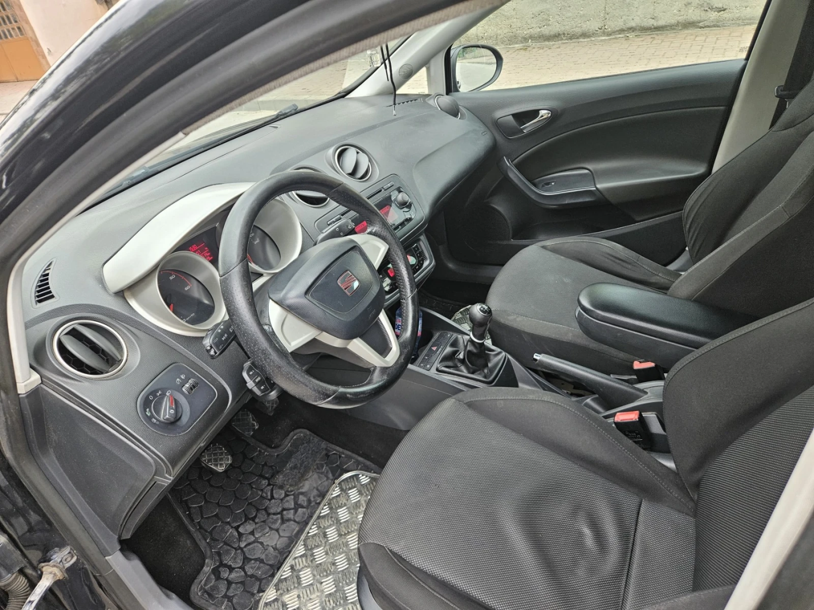 Seat Ibiza 1.9 TDI, снимка 9 - Автомобили и джипове - 54609310