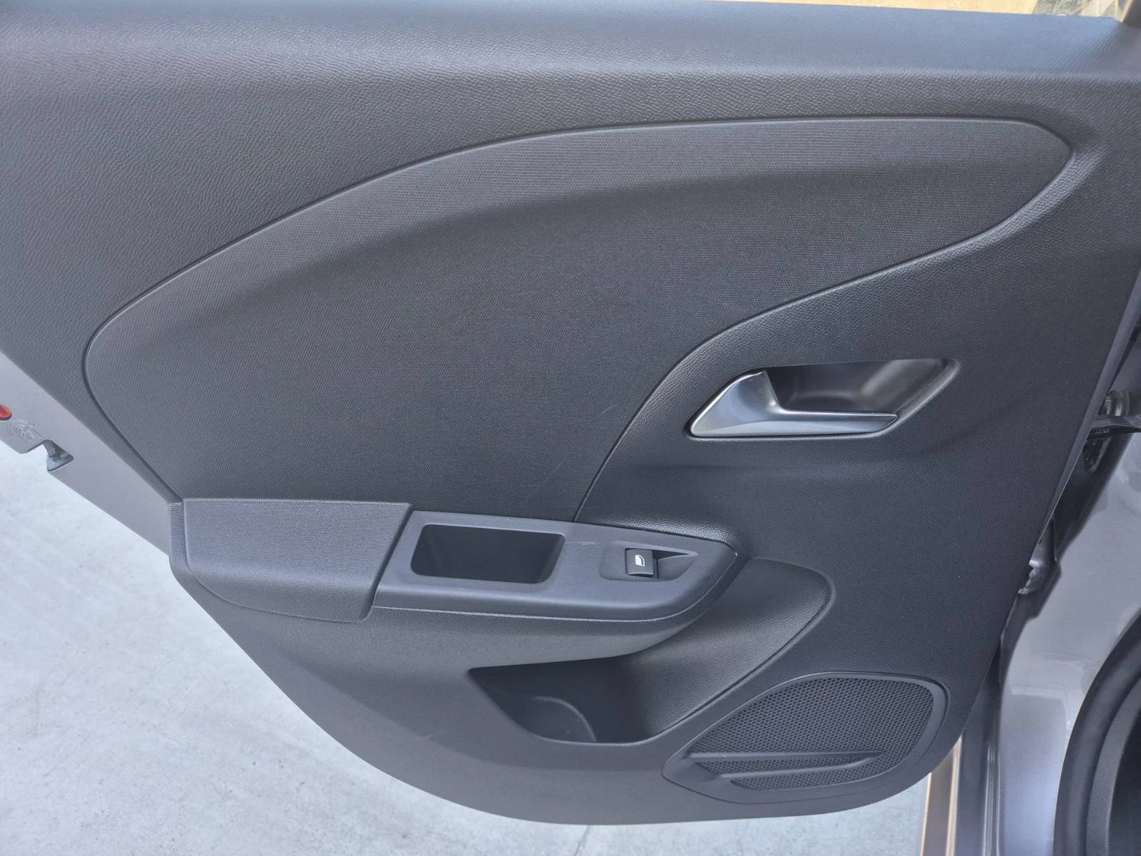Opel Corsa Electric, снимка 16 - Автомобили и джипове - 54614446