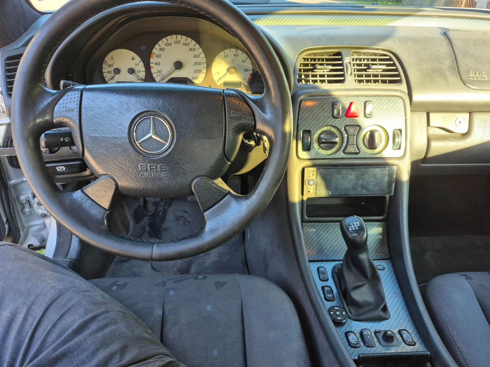 Mercedes-Benz CLK 2.0i, снимка 7 - Автомобили и джипове - 54682356