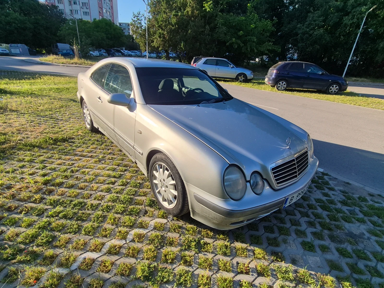 Mercedes-Benz CLK 2.0i, снимка 4 - Автомобили и джипове - 54682356