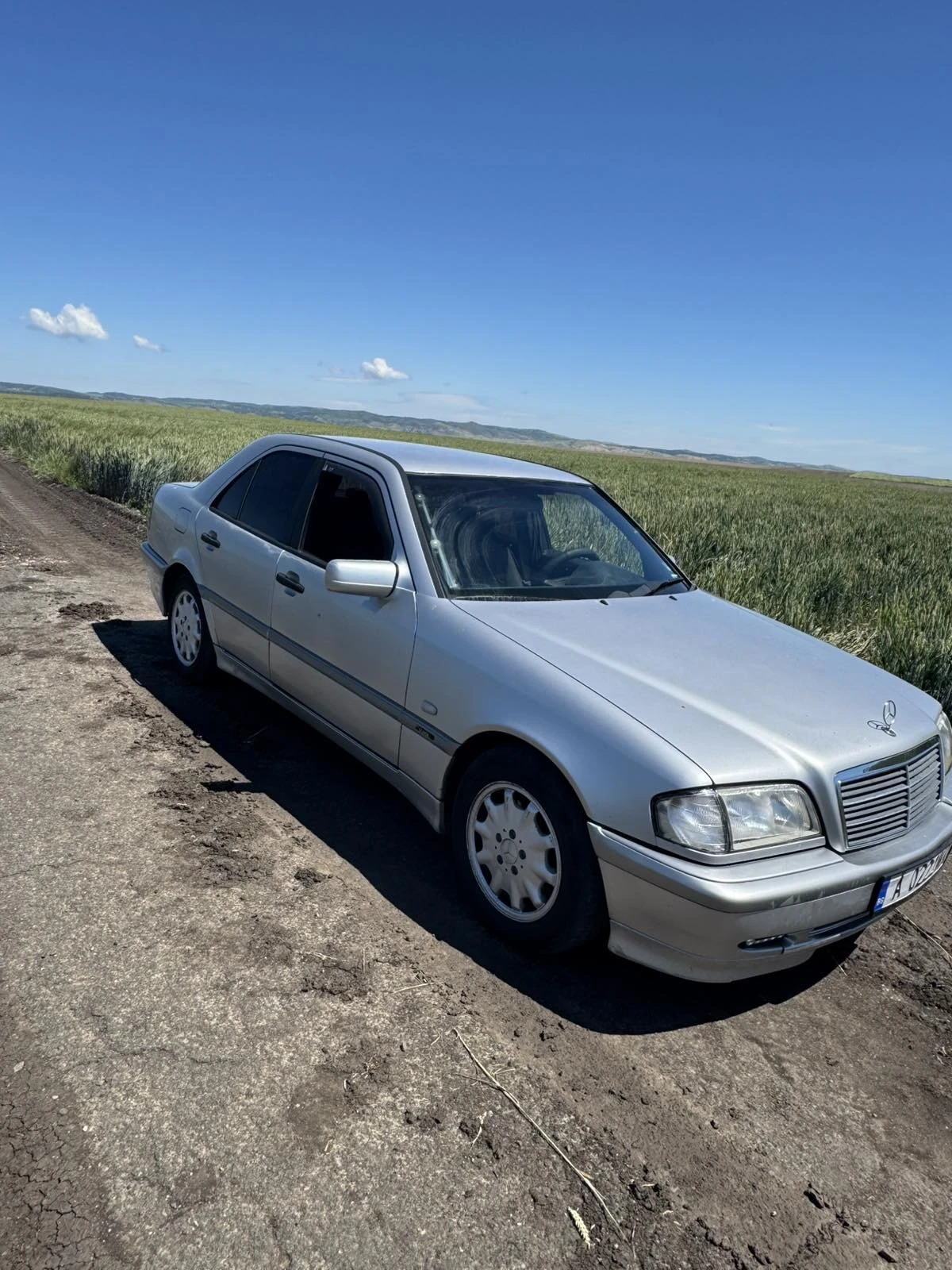 Mercedes-Benz C 220, снимка 3 - Автомобили и джипове - 54720875