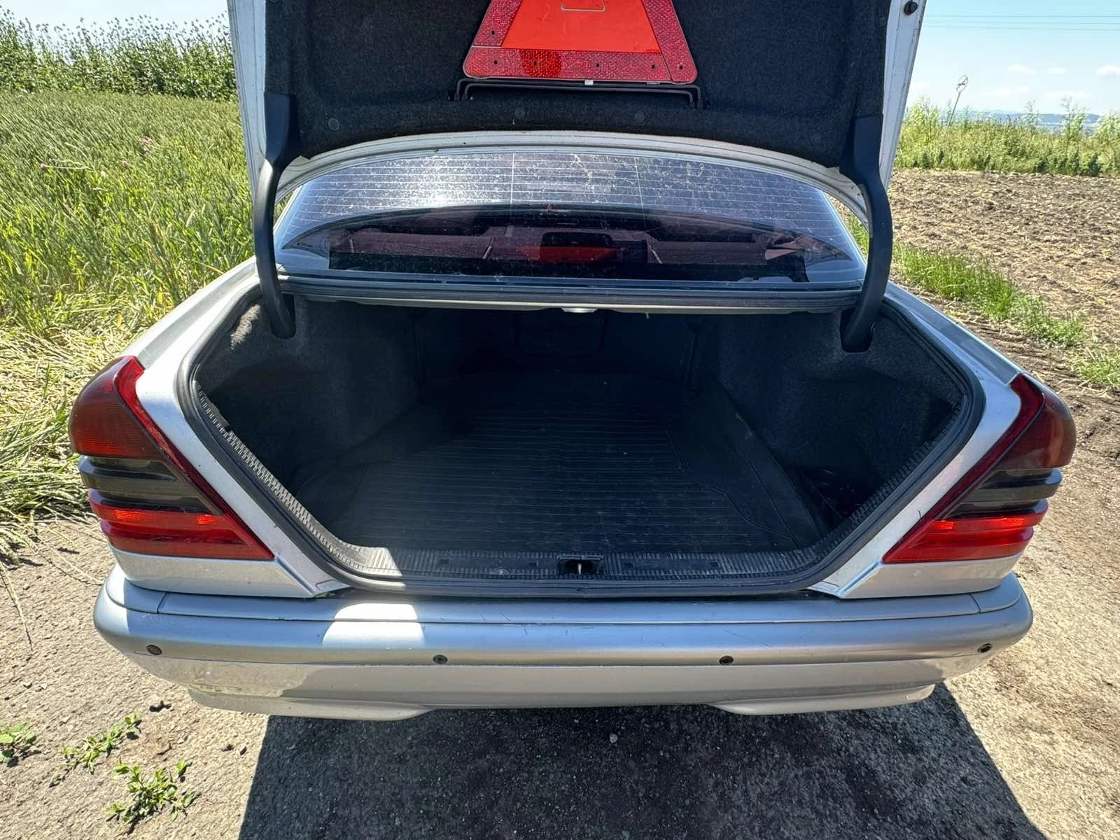 Mercedes-Benz C 220, снимка 8 - Автомобили и джипове - 54720875