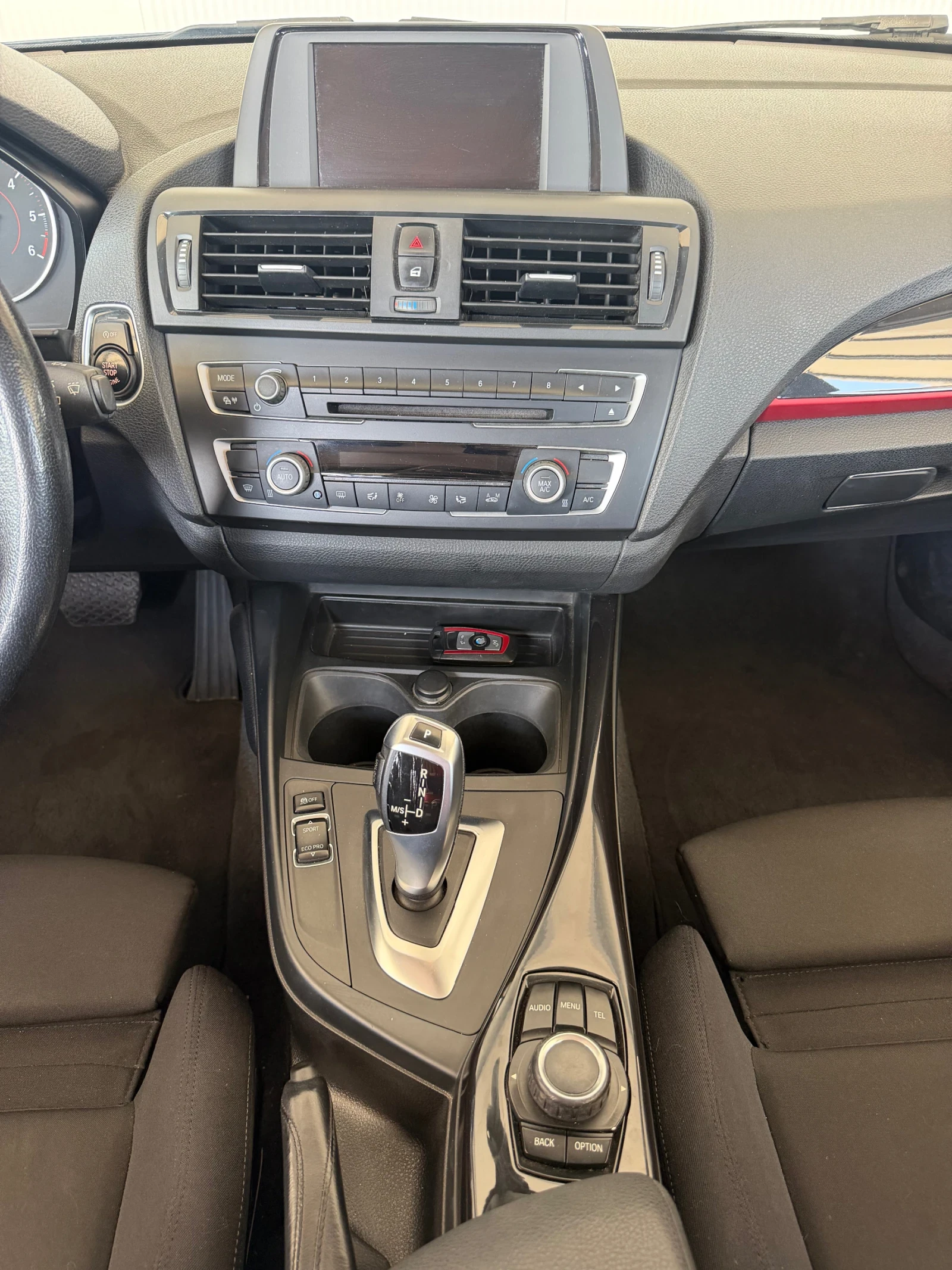 BMW 118 2.0d 143kc. Sport, снимка 12 - Автомобили и джипове - 56153673