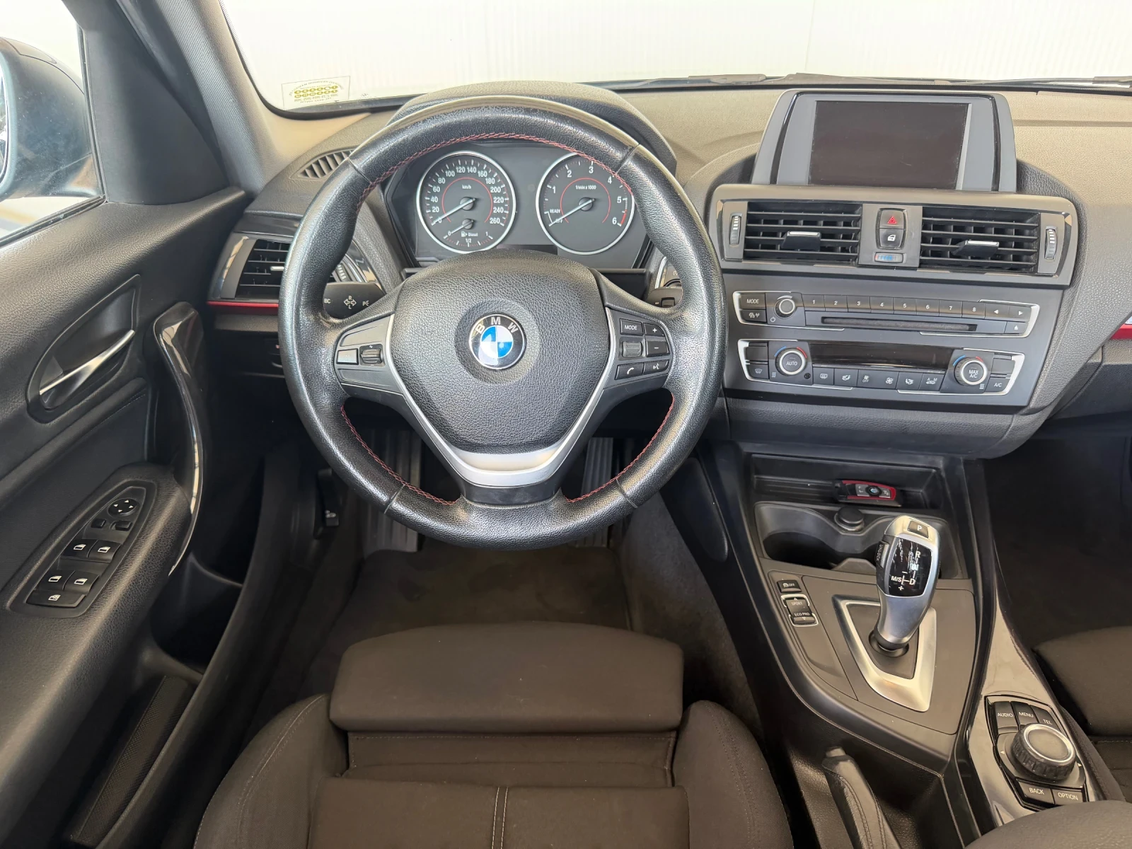 BMW 118 2.0d 143kc. Sport, снимка 13 - Автомобили и джипове - 56153673