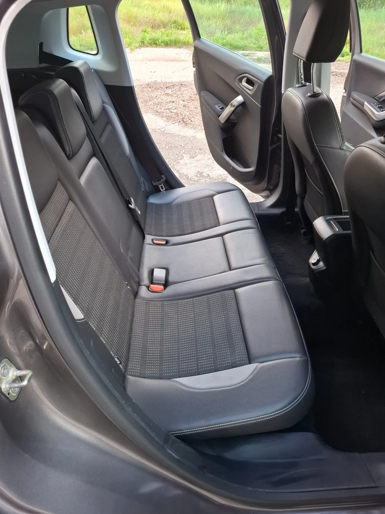 Peugeot 2008, снимка 9 - Автомобили и джипове - 56228245
