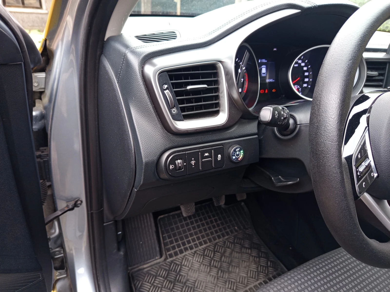 Kia Ceed 1.4/100кс. За ТАКСИ, снимка 12 - Автомобили и джипове - 56258101