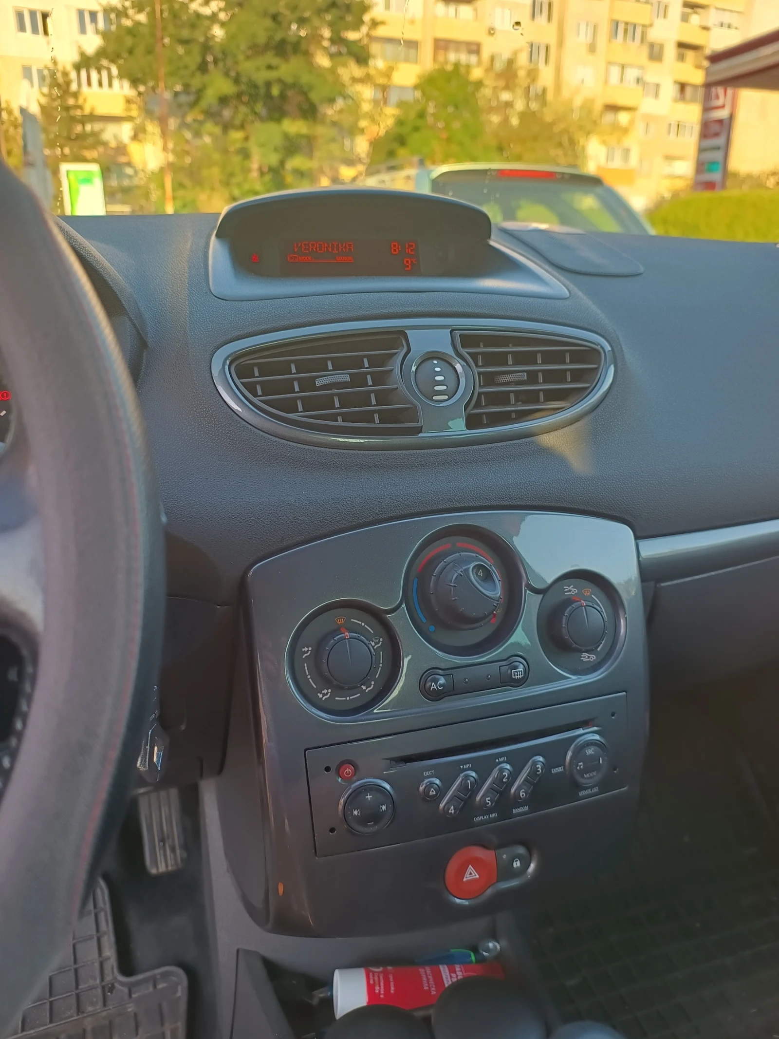 Renault Clio, снимка 3 - Автомобили и джипове - 56403471