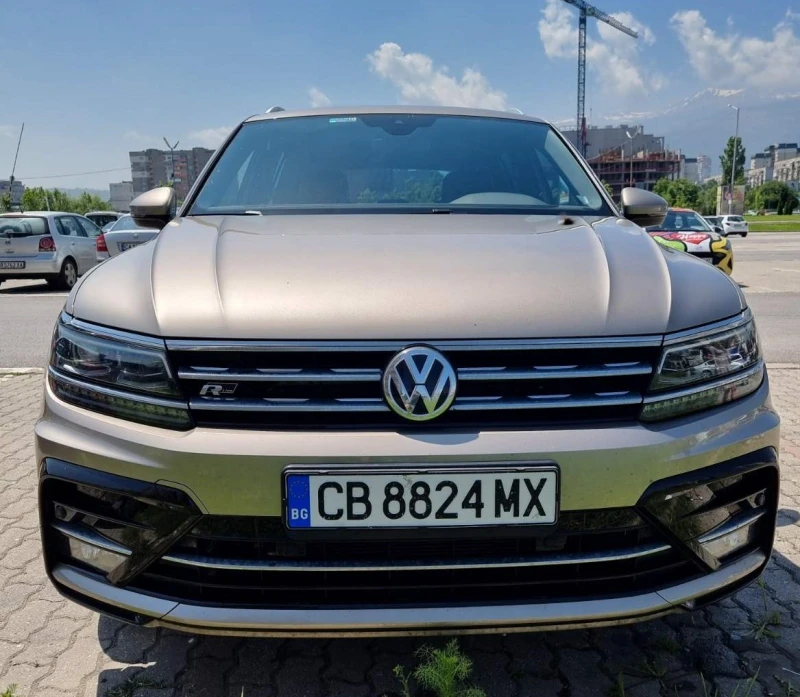 VW Tiguan 2.0 TDI R Line, снимка 1 - Автомобили и джипове - 48668947