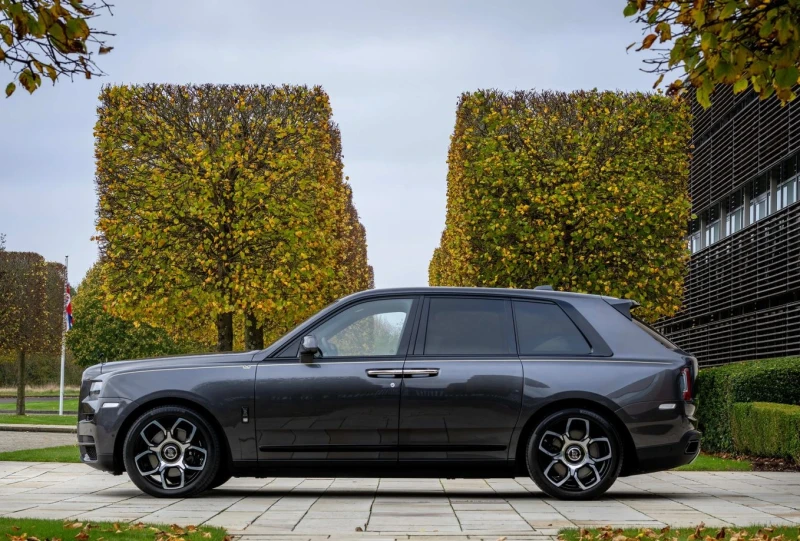 Rolls-Royce Cullinan = Black Badge= Provenance Гаранция, снимка 4 - Автомобили и джипове - 49288868