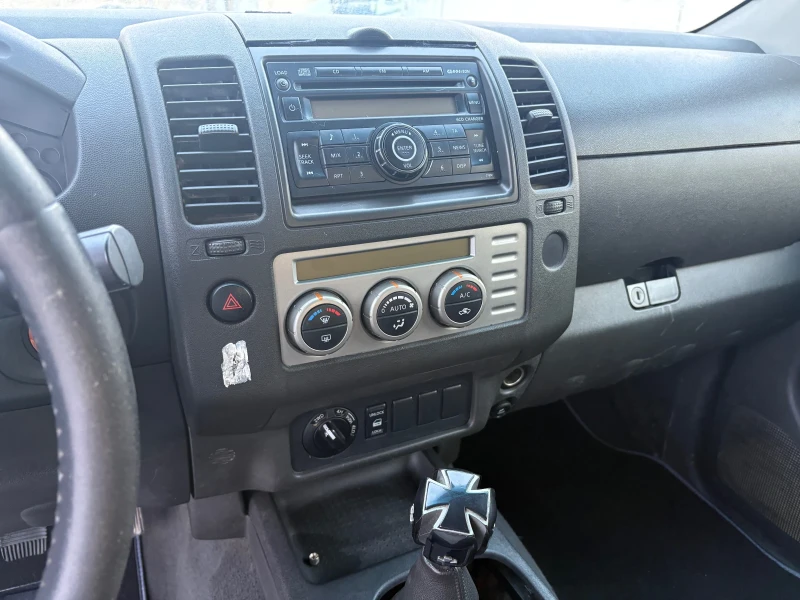 Nissan Navara 2, 5, снимка 11 - Автомобили и джипове - 51698034