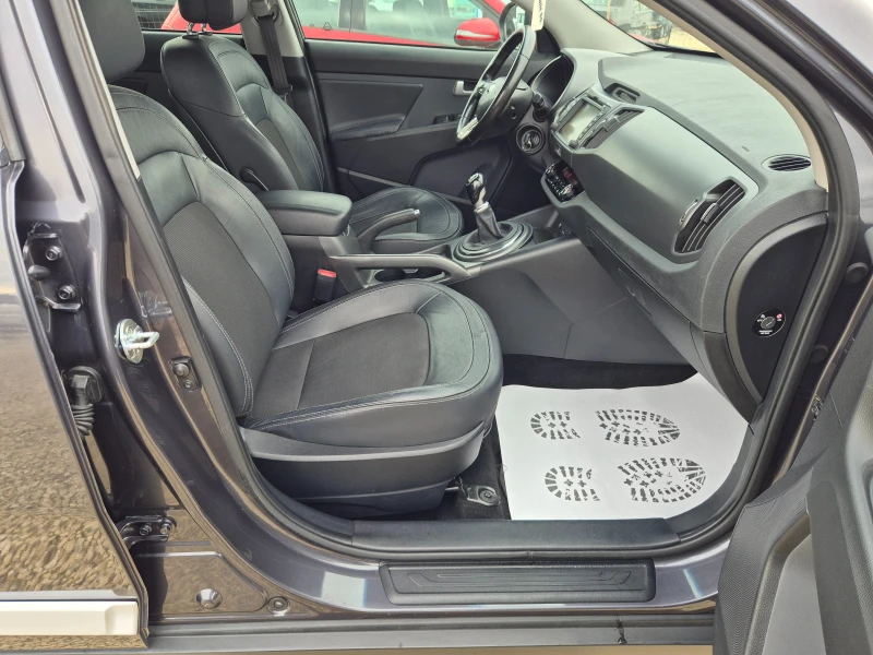 Kia Sportage 2.0CRDI 4X4, снимка 12 - Автомобили и джипове - 52620525