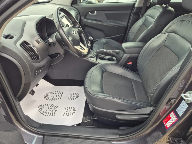 Kia Sportage 2.0CRDI 4X4, снимка 8 - Автомобили и джипове - 52620525