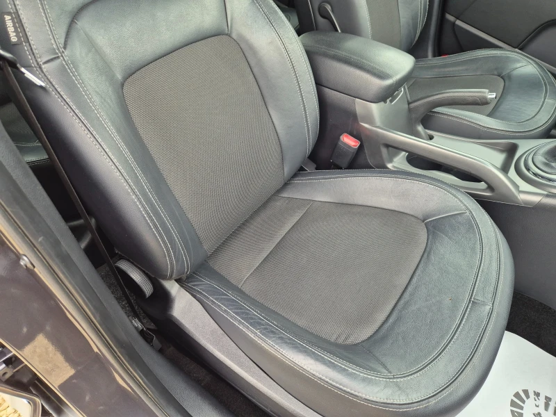 Kia Sportage 2.0CRDI 4X4, снимка 13 - Автомобили и джипове - 52620525