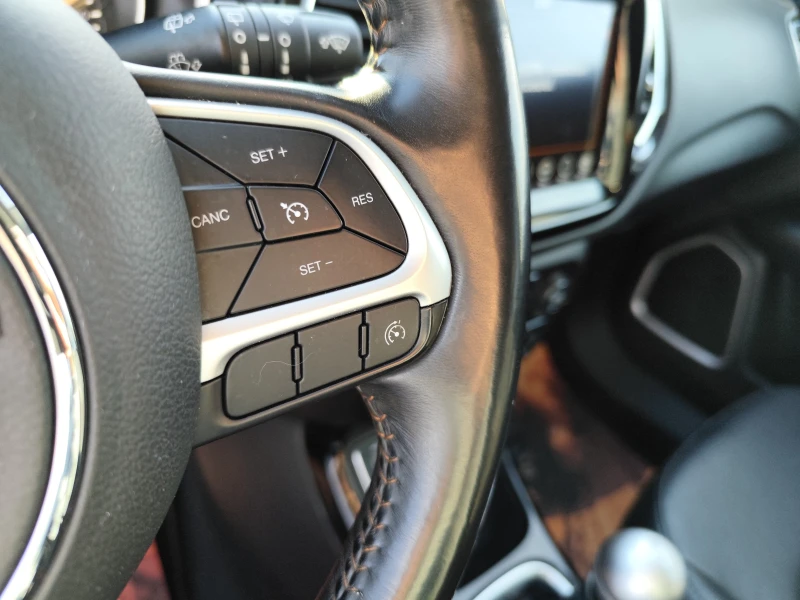 Jeep Compass 1.6D* LIMITED* EURO6D* LED/XENON* NAVI* CAMERA* , снимка 9 - Автомобили и джипове - 53342160