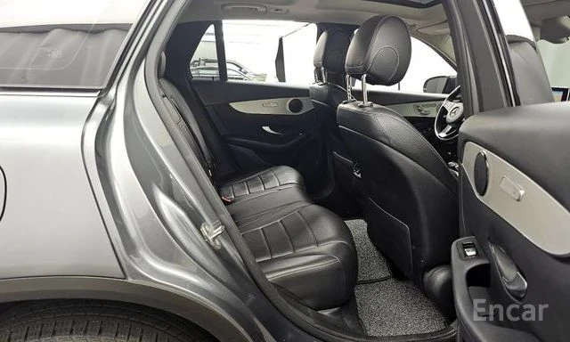 Mercedes-Benz GLC 350 e 4MATIC Premium | 360 КАМЕРА| HEAD-UP| ПАНОРАМА| , снимка 10 - Автомобили и джипове - 54005360